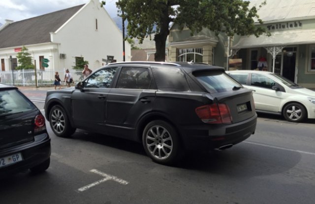 Кросовърът на Bentley ще се появи и като купе