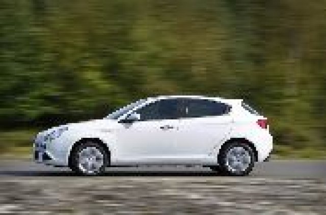 Dodge ще прави седан на платформа на Fiat