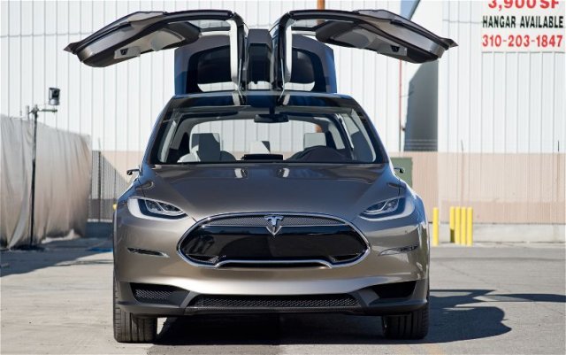 Това е Tesla Model X