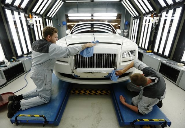 Бум в износа на луксозни коли във Великобритания