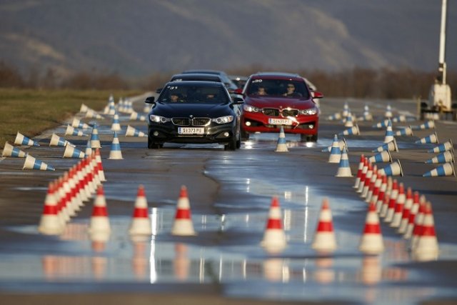 BMW окупира летище Лесново