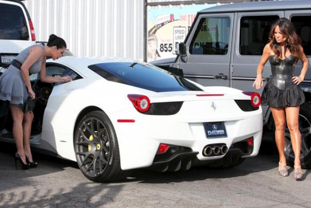 Бялото остава най-предпочитаният цвят