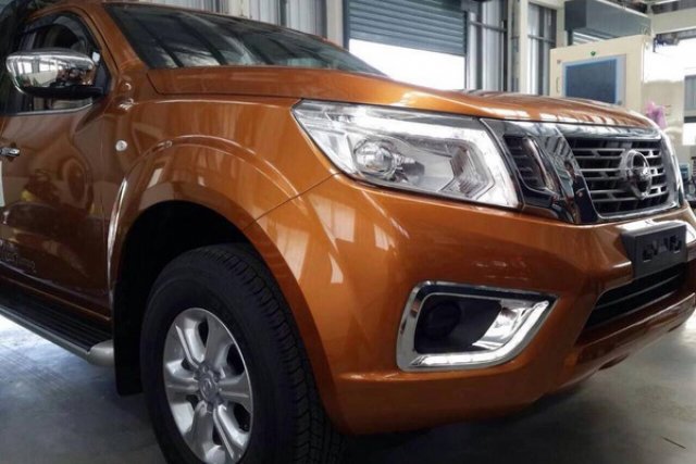 Първи снимки на новия Nissan Navara