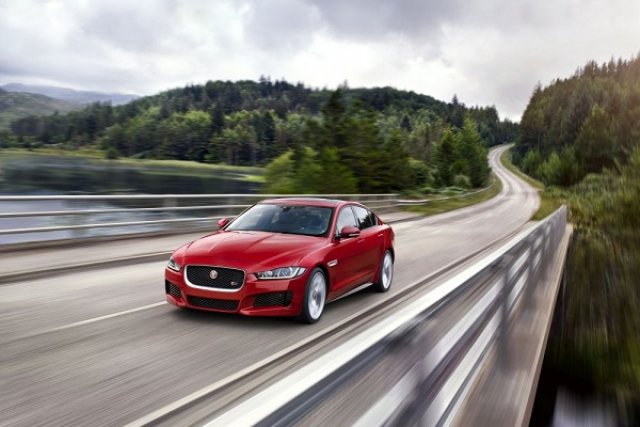 Jaguar XE ще предлага 4х4 и V8