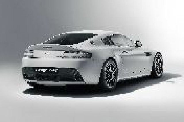 Нова състезателна версия на Aston Martin Vantage GT4