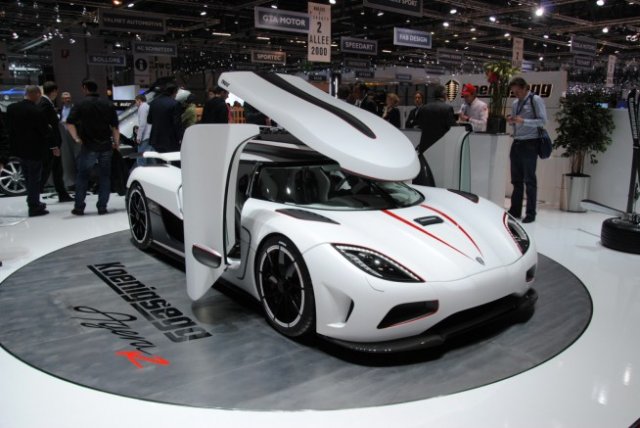 Koenigsegg заклейми Ferrari и McLaren