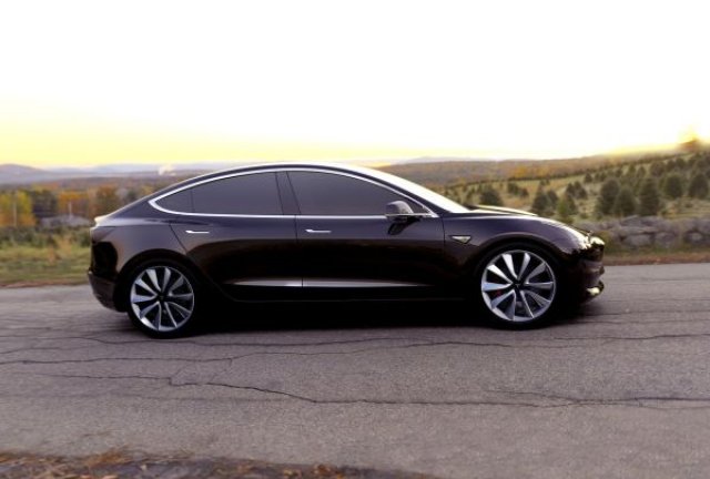 Защо Tesla Model 3 ще е най-безопасният автомобил в света