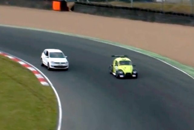 Мъж с Polo нахлу на състезание. Арестуваха го