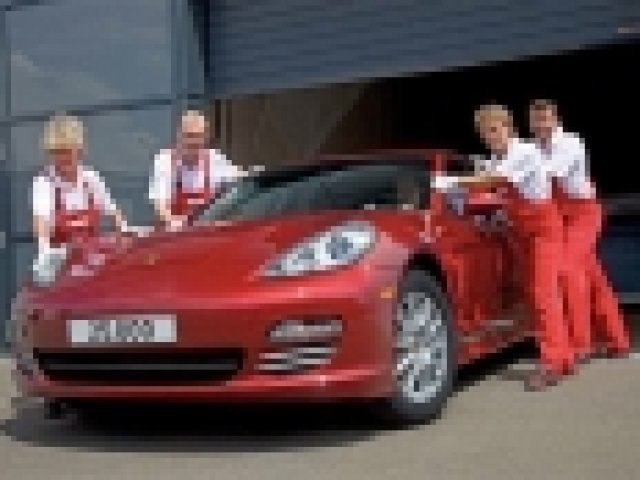 Porsche произведе 25 000 броя от модела Panamera