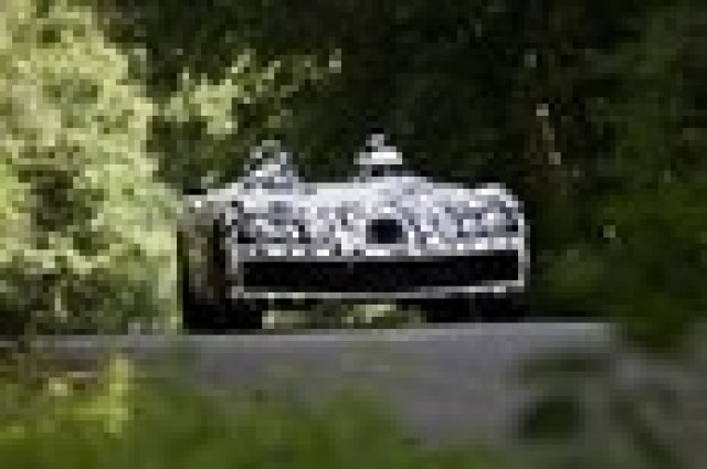 Очаква се впечатляващо сбогуване с SLR