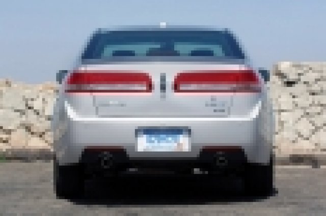 Повече лукс за новия Lincoln MKZ