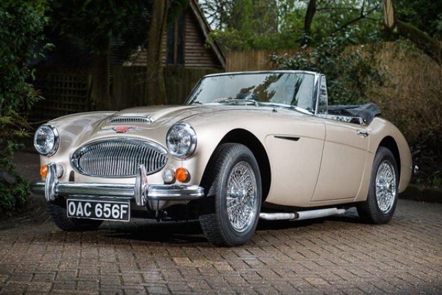 Продава се последният Austin-Healey