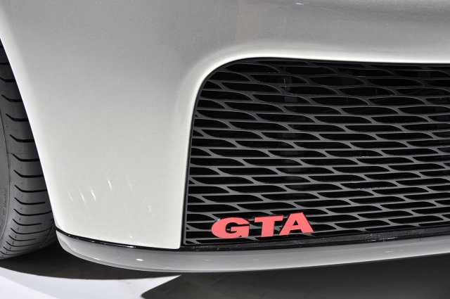 Испанци хвърлят ръкавицата на Ferrari