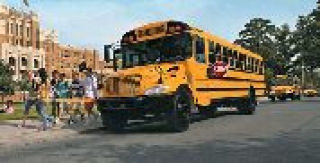 Сервизна акция за училищни автобуси в САЩ