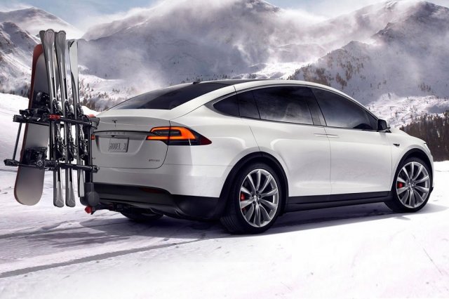 Tesla свали цената на Model X с 52 000 долара