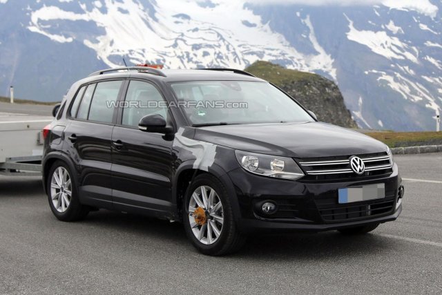 Новият VW Tiguan кръстоства Алпите