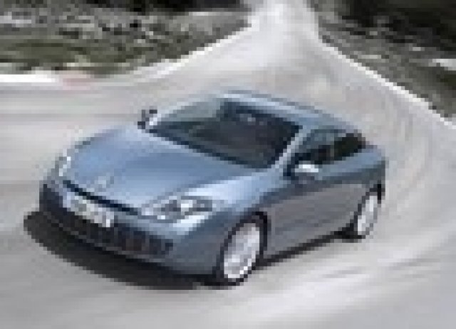 Предстои премиера на Laguna купе в Париж