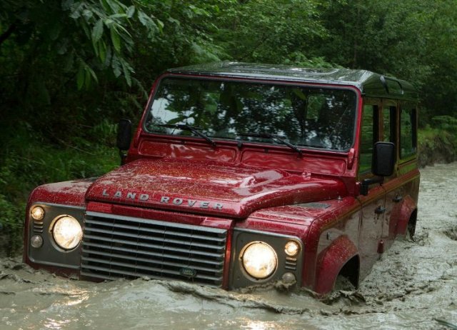 Land Rover готви 8-степен автоматик за всъдеходи