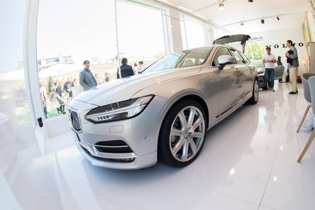 Новите Volvo S90 и V90 пристигнаха в центъра на София