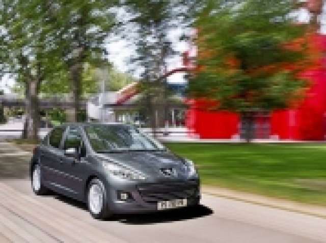 Peugeot модернизира семейство 207