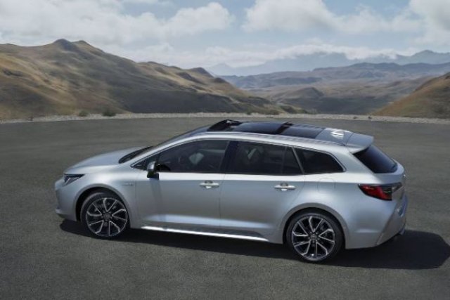 Toyota показа комбито Corolla за Европа