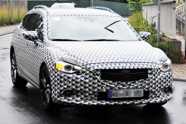 Папараци хванаха новата Mazda6