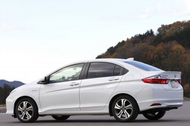 Honda представи компактен хибрид с AWD