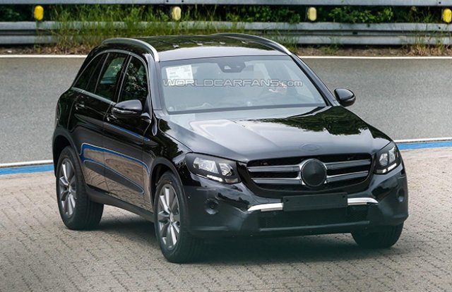 Mercedes GLC се появи без камуфлаж