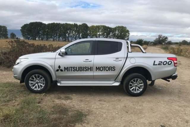 Работна машина с допълнителни таланти: Тестваме Mitsubishi L200