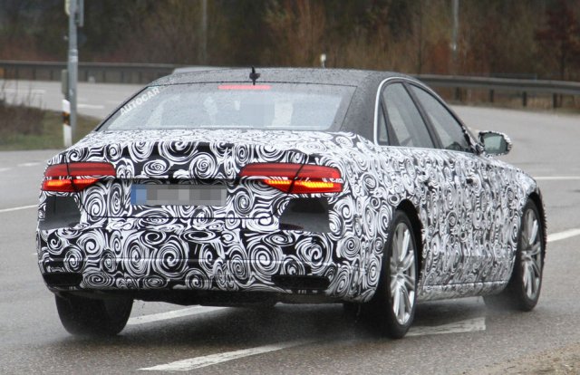 Audi тества обновеното A8