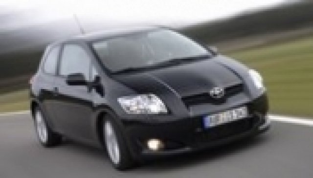 Toyota пуска Auris (Corolla) с три врати
