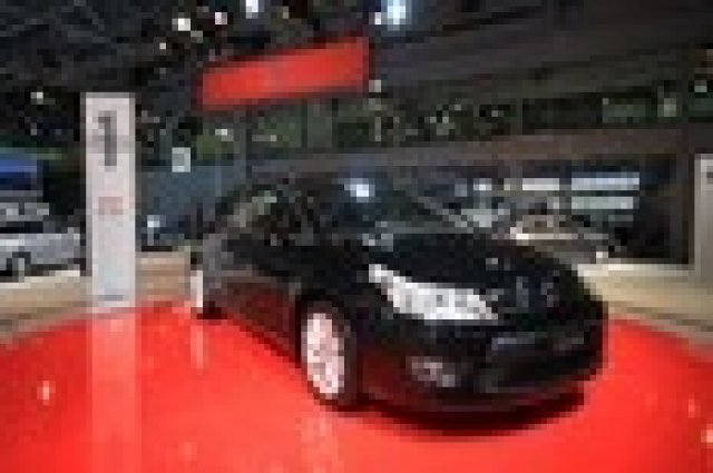 Citroen показа модернизирания С4 в Москва