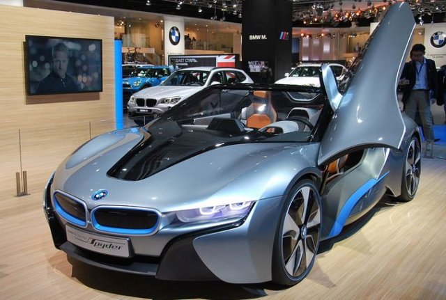 BMW пуска открита версия на i8