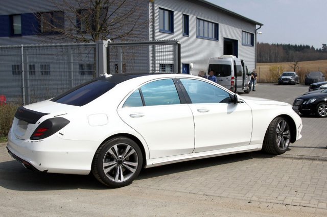Бъдещата S-Class блесна отново