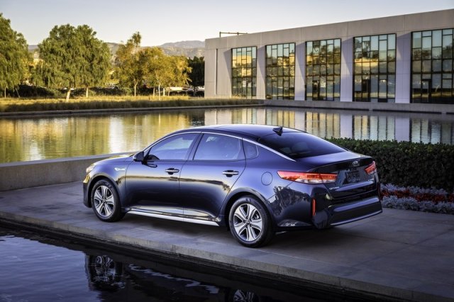 Kia разкри хибридната Optima