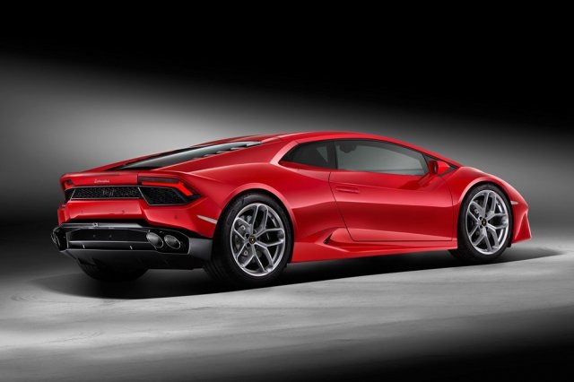 Lamborghini изненадващо пое в обратна посока