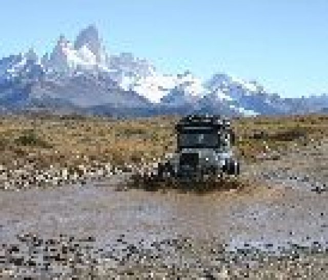 Околосветско с 83-годишна кола