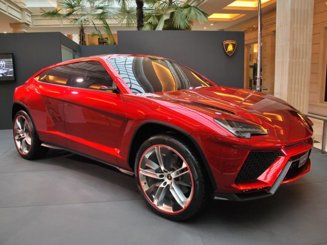 Кросовърът Urus открива турбо-ерата за Lamborghini