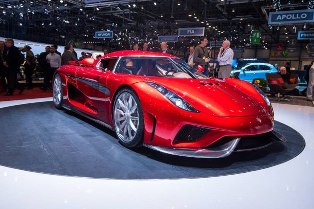 Koenigsegg Regera излиза срещу Bugatti Chiron