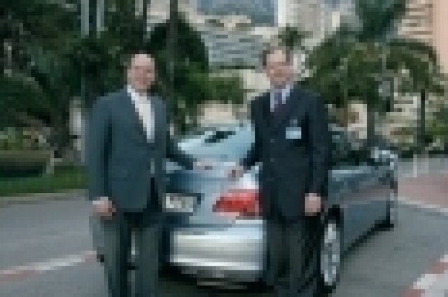 Принцът на Монако ще кара водородно BMW