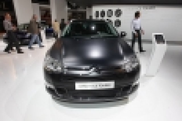 В Париж Citroen представи модернизирания С5