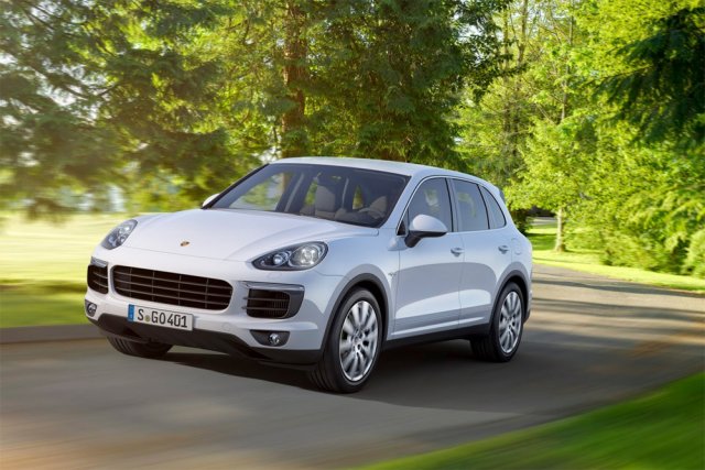 Повече мощност за обновения Porsche Cayenne 