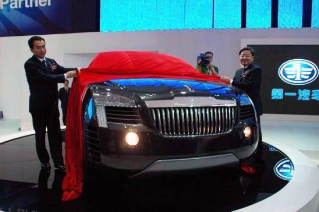 Китайци възраждат легендарна лимузина