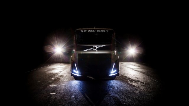 Камион Volvo с 2400 к.с. ще гони рекорд за скорост 