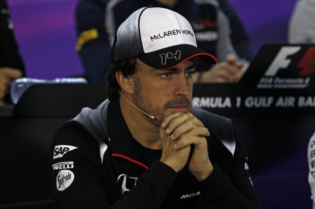 Лекарите забраниха на Алонсо да кара в Бахрейн