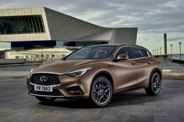 Първа снимка на серийния Infiniti Q30