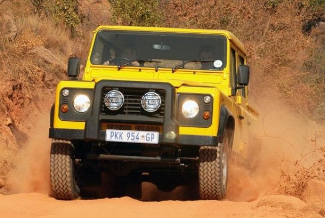 Daimler ще помага за направата на „независим” Defender