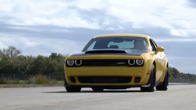Dodge Challenger SRT Demon вдигна колкото McLaren Senna (ВИДЕО)