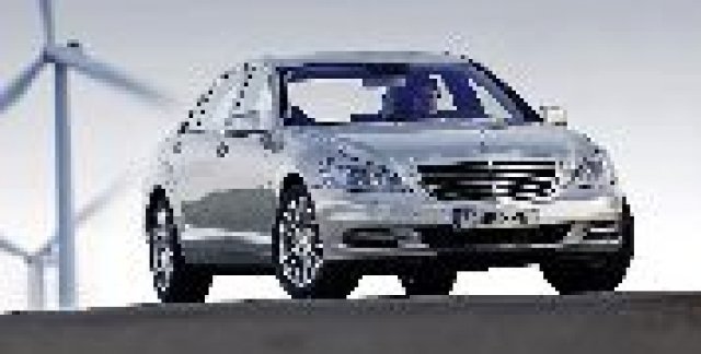 Първи четирицилиндров двигател при S-Class