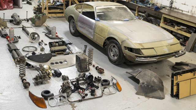 Класическо Ferrari се продава като комплект